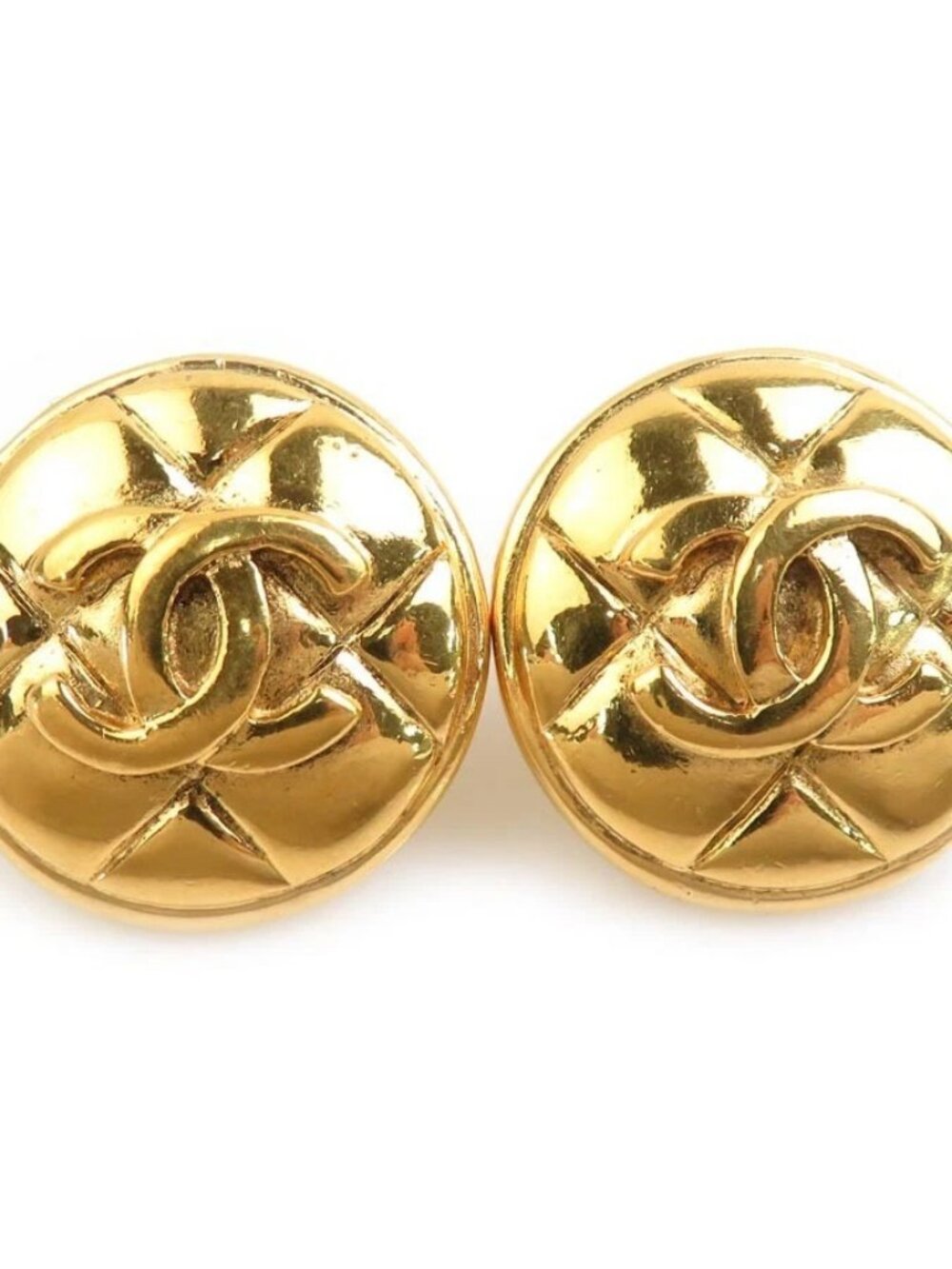 CHANEL CC Logo Clip on Earrings Gold Metal